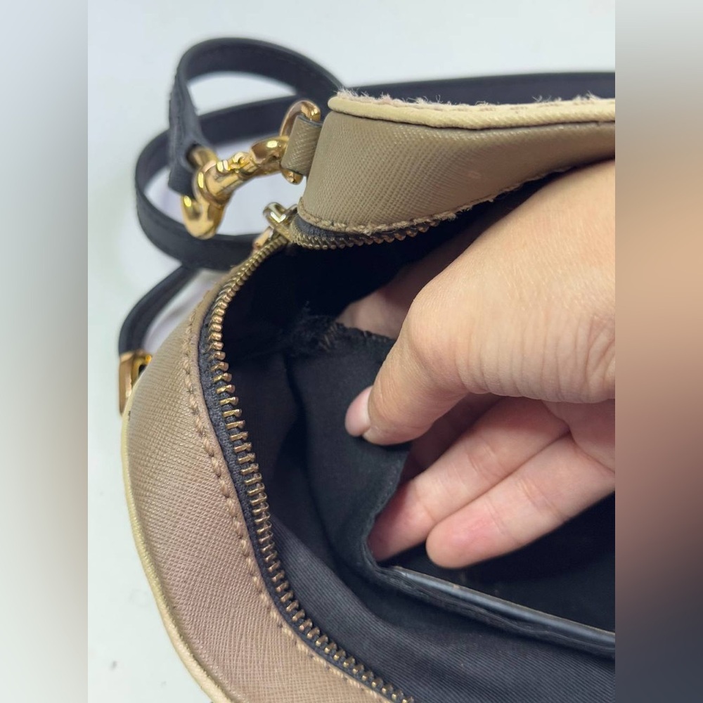 Marc Jacobs Beige Leather Playback Crossbody Bag - Picture 13 of 14